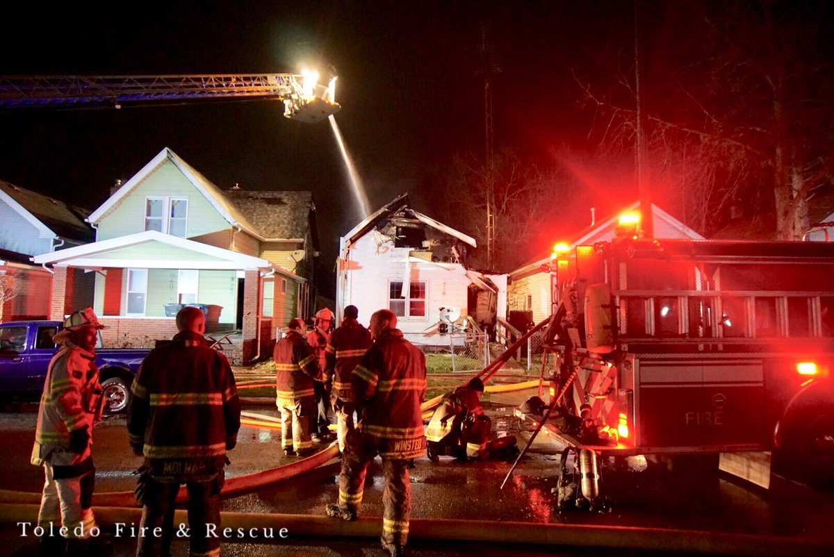 Busy night as toledo fire crews battle two working structure fires at 100 Blk of Bloomfield and 900 Blk of Colburn. Crews were able to keep damage to surrounding homes to a minimum.   