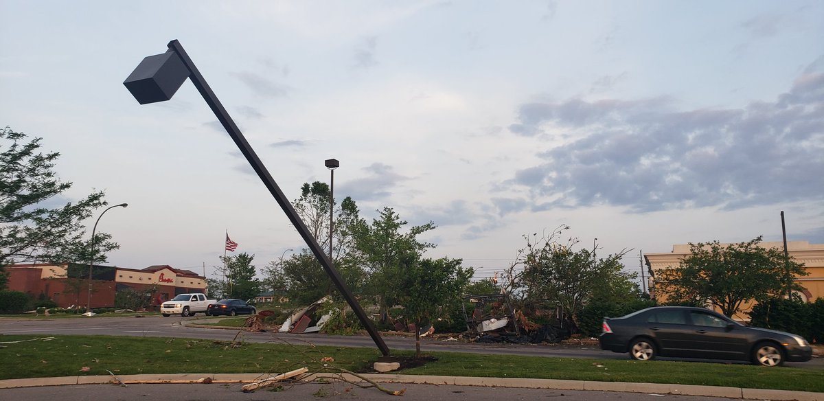 Bad damage in Beavercreek, OH. ohwx tornado dayton 