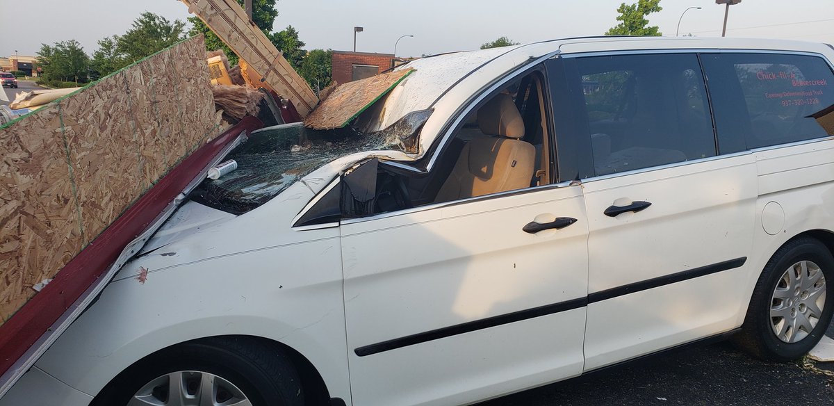 Bad damage in Beavercreek, OH. ohwx tornado dayton 