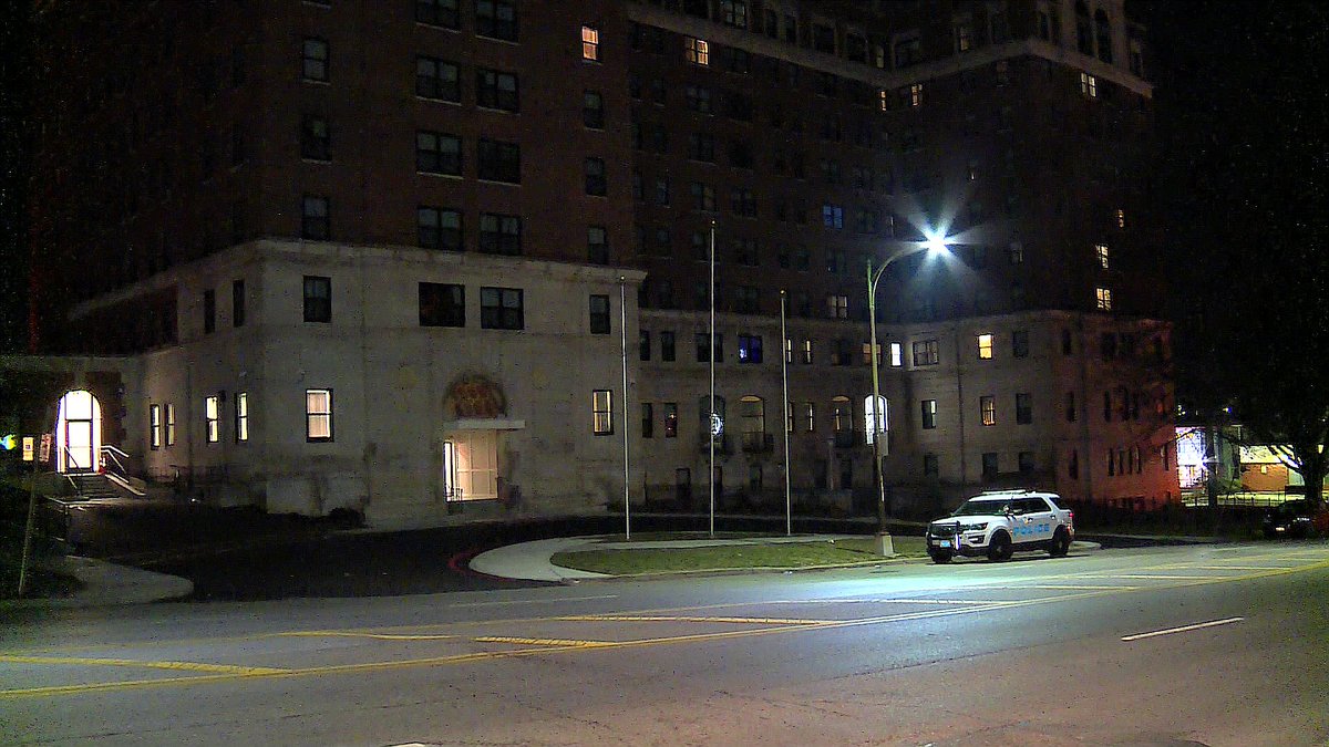 Man reported stabbed in the chest at the Alms Hill Apts. on the 2500 block of Victory Parkway. Woman being held by police as they search for the weapon. Victim in stable condition.