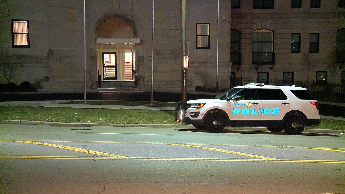 Man reported stabbed in the chest at the Alms Hill Apts. on the 2500 block of Victory Parkway. Woman being held by police as they search for the weapon. Victim in stable condition.