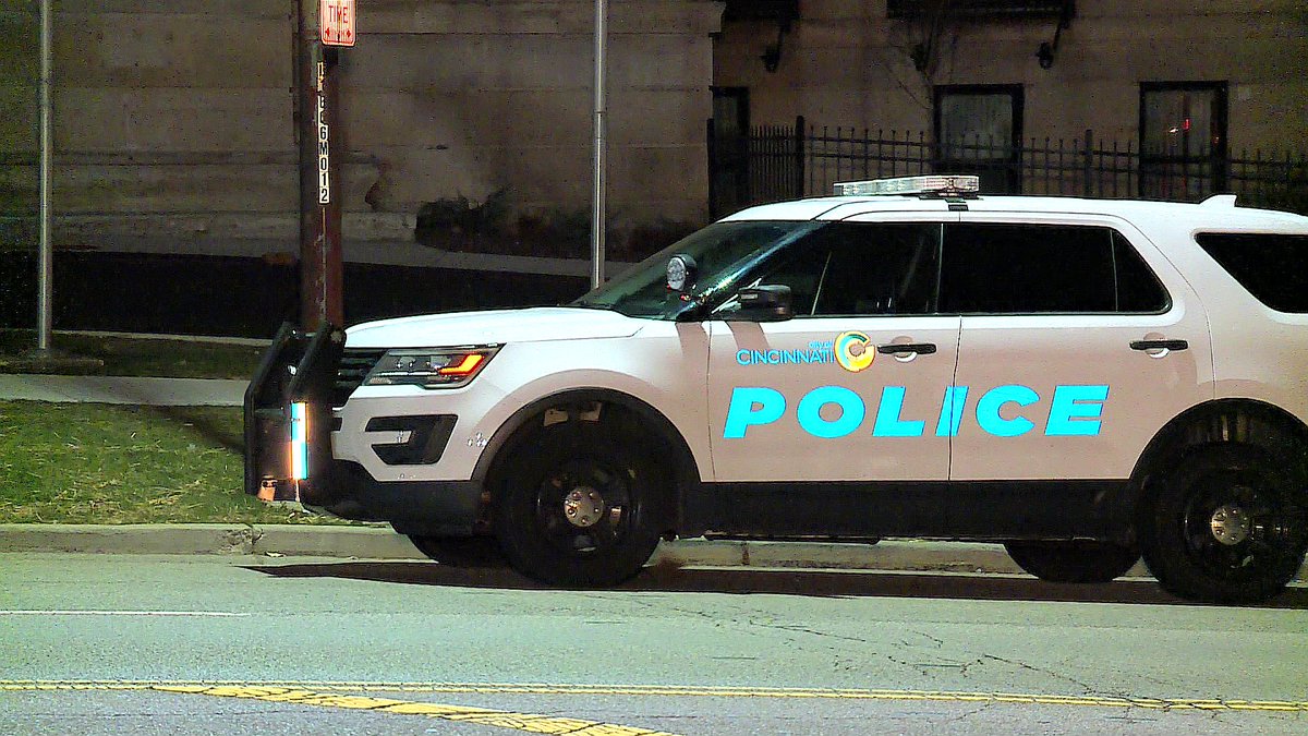 Man reported stabbed in the chest at the Alms Hill Apts. on the 2500 block of Victory Parkway. Woman being held by police as they search for the weapon. Victim in stable condition.