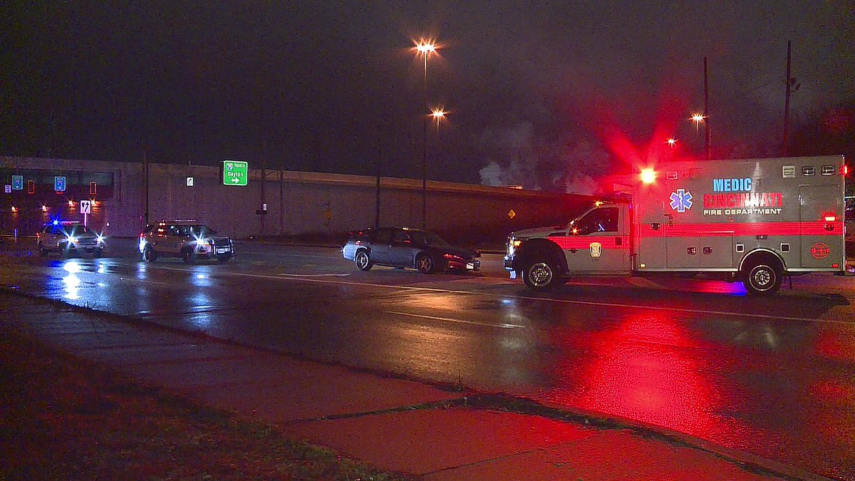 Crash on West Mitchell Avenue knocks out stoplights at I-75 intersection.
