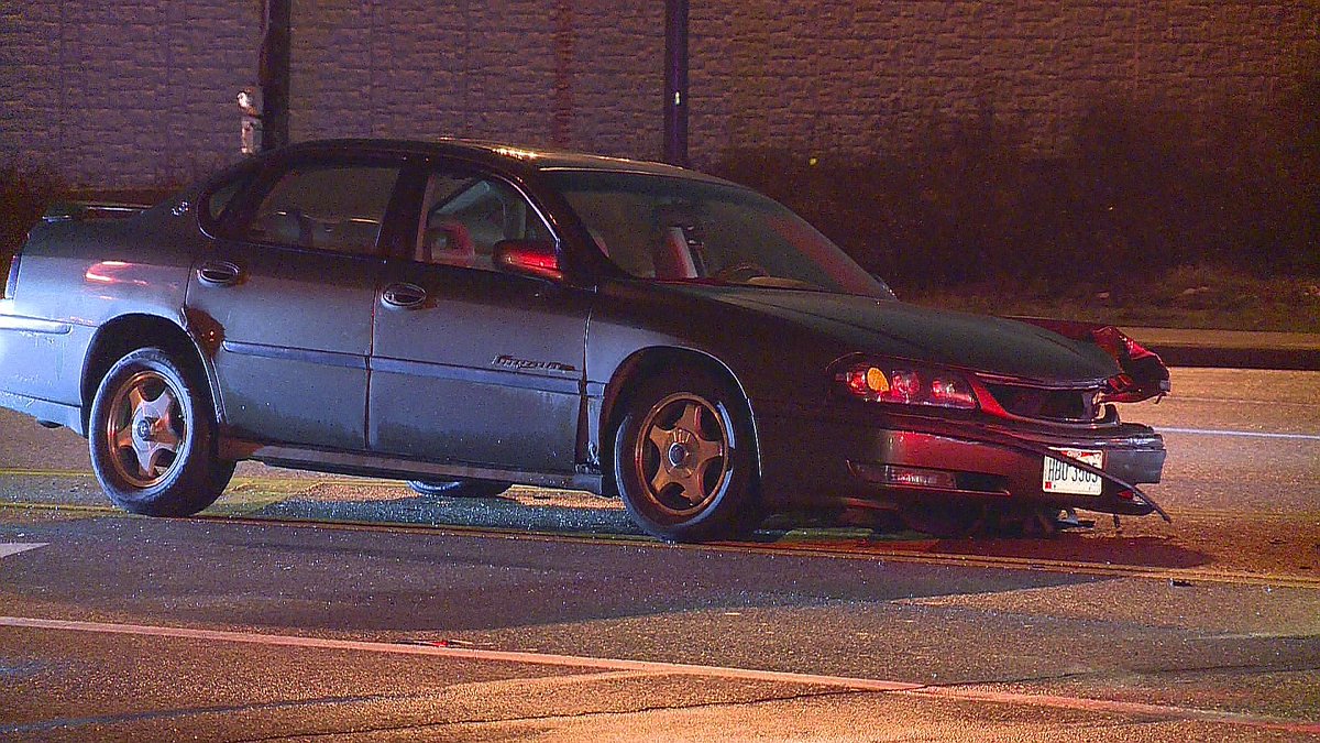 Crash on West Mitchell Avenue knocks out stoplights at I-75 intersection.