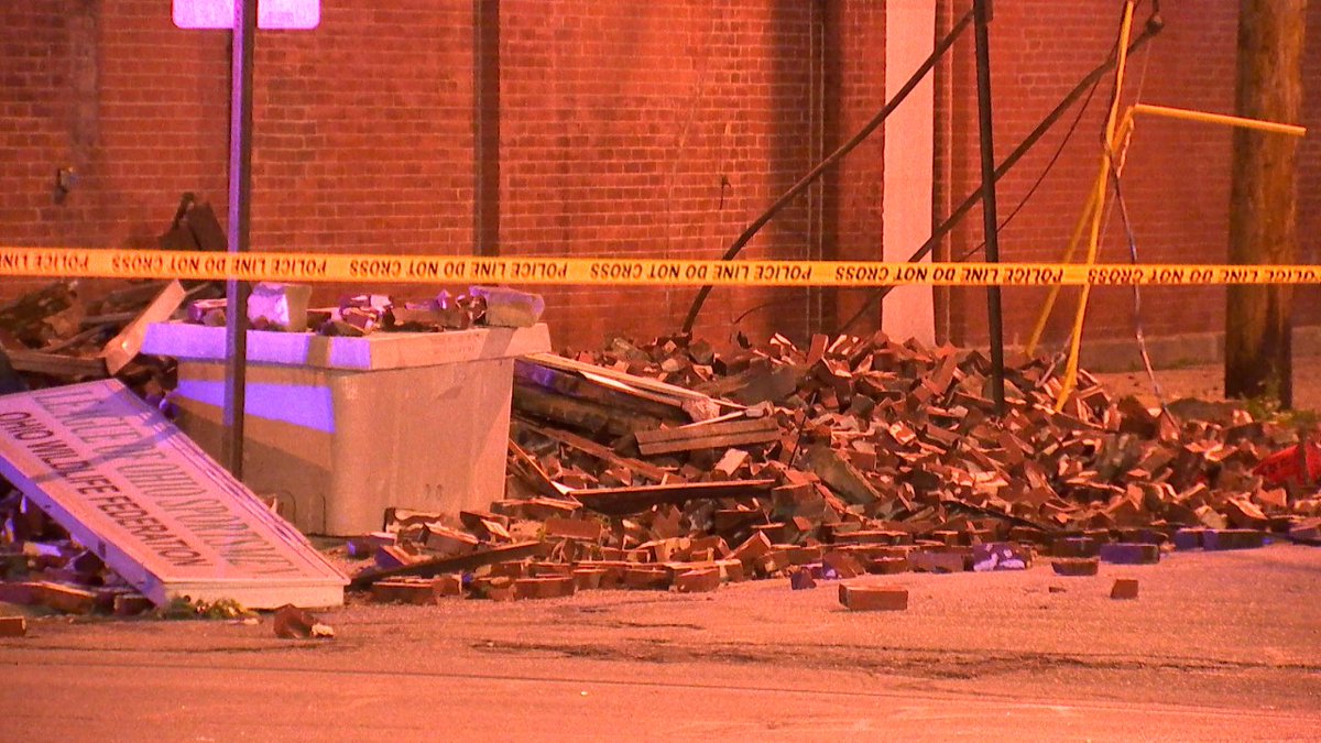 Partial building collapse on W Broad St near SR 315.  DETOUR: W Town St (US 62). 
