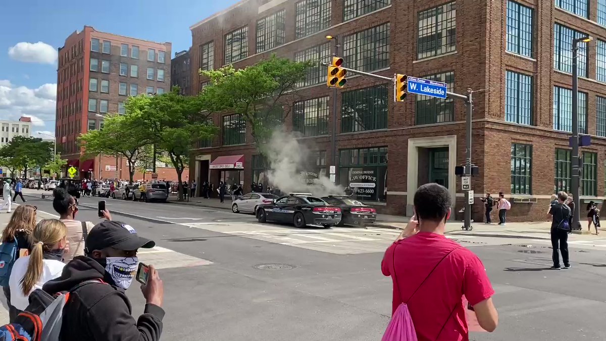 Cleveland: Police cars set on fire downtown 
