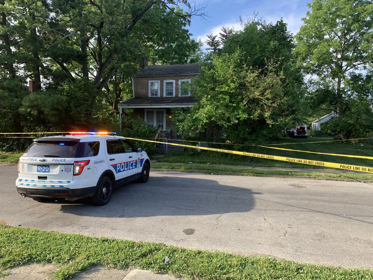 Woman was found dead in an SUV behind this home on Cordell Ave.  Child (toddler age) was in the vehicle as well. Child taken to be checked at @nationwidekids.  Police said this was being investigated as a deadly shooting.