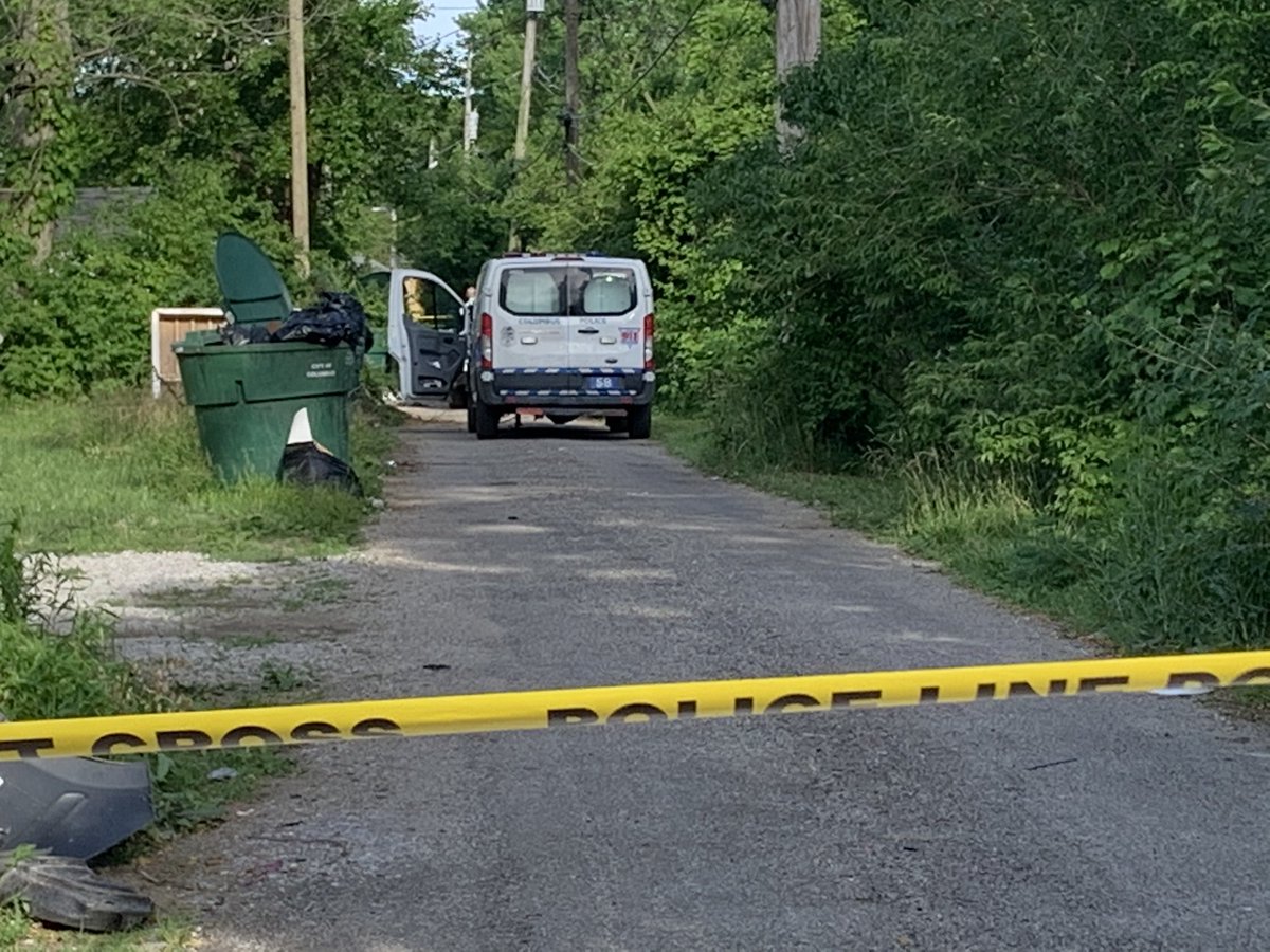 Woman was found dead in an SUV behind this home on Cordell Ave.  Child (toddler age) was in the vehicle as well. Child taken to be checked at @nationwidekids.  Police said this was being investigated as a deadly shooting.