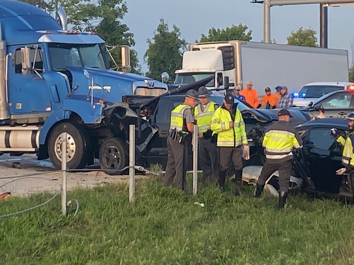 Columbus. seven cars were involved in this crash on I-270 eastbound near Alum Creek Drive.   Seven people are hospitalized, but expected to recover