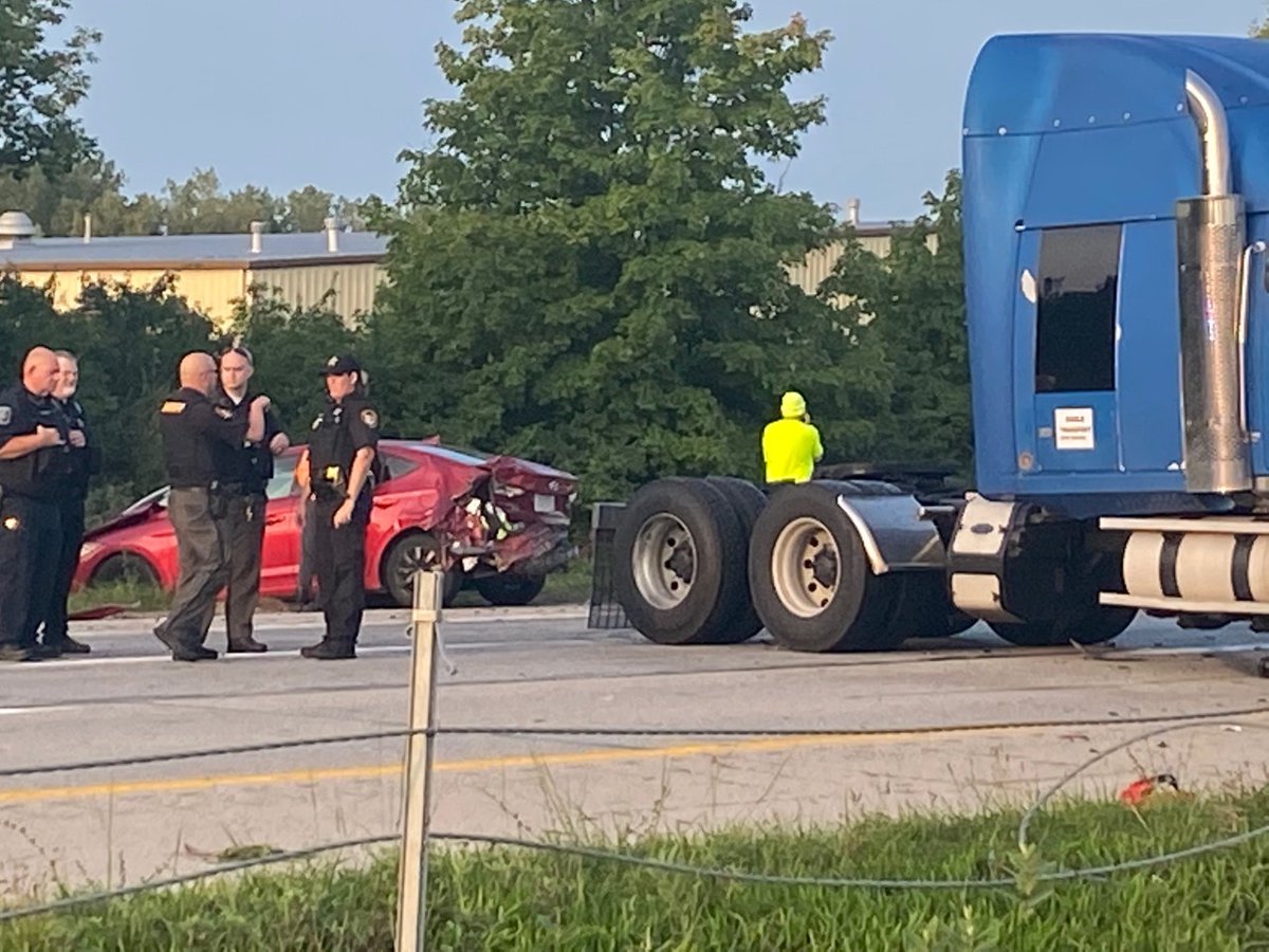 Columbus. seven cars were involved in this crash on I-270 eastbound near Alum Creek Drive.   Seven people are hospitalized, but expected to recover