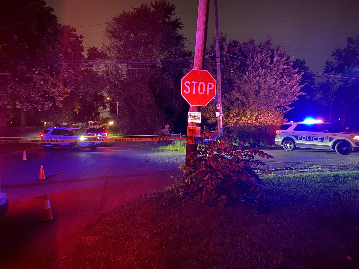Columbus police are holding a shooting scene on 6th avenue in northeast Columbus.  Police telling us 3 people arrive at a hospital with gunshot wounds. 