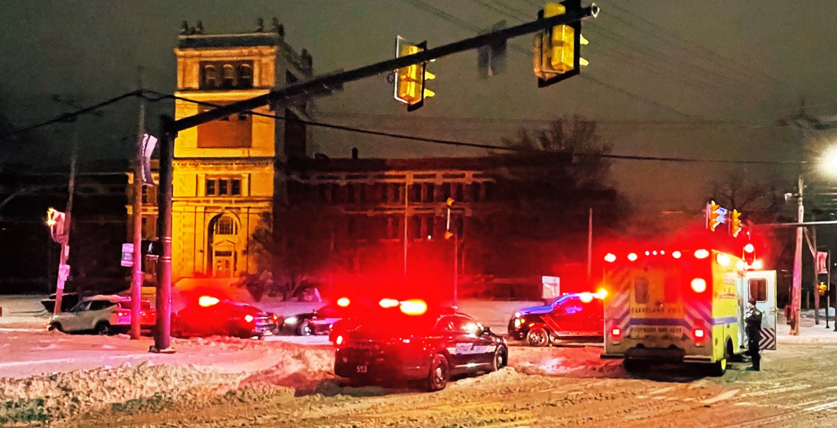 An East Cleveland Police chase ends in a foot race and an arrest on E152 at Ivanhoe. East Cleveland left their car unattended with a door open during the foot chase. Cleveland Police found the unattended car and proceeded to treat this scene as an Officer in trouble