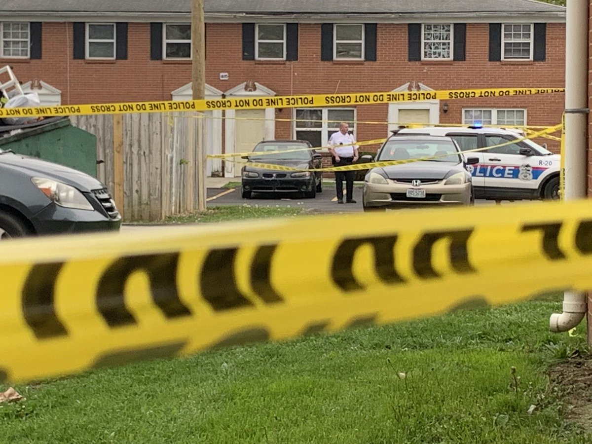 @ColumbusPolice are investigating the third fatal shooting in less than 12 hours across the city.   A man is dead in an SUV in the parking lot of the Oakland Village Townhomes.    No word yet on his identity or any suspect information
