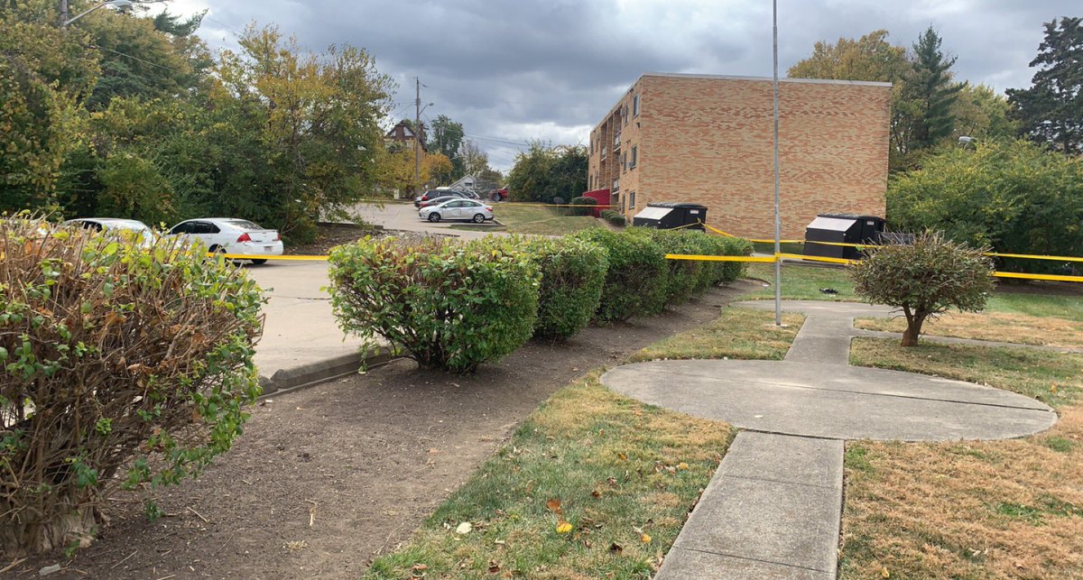 @CincyPD are investigating a fatal shooting around 11 am on Sunset Avenue. Officers say they found one man dead in his car from a gunshot wound when they arrived.