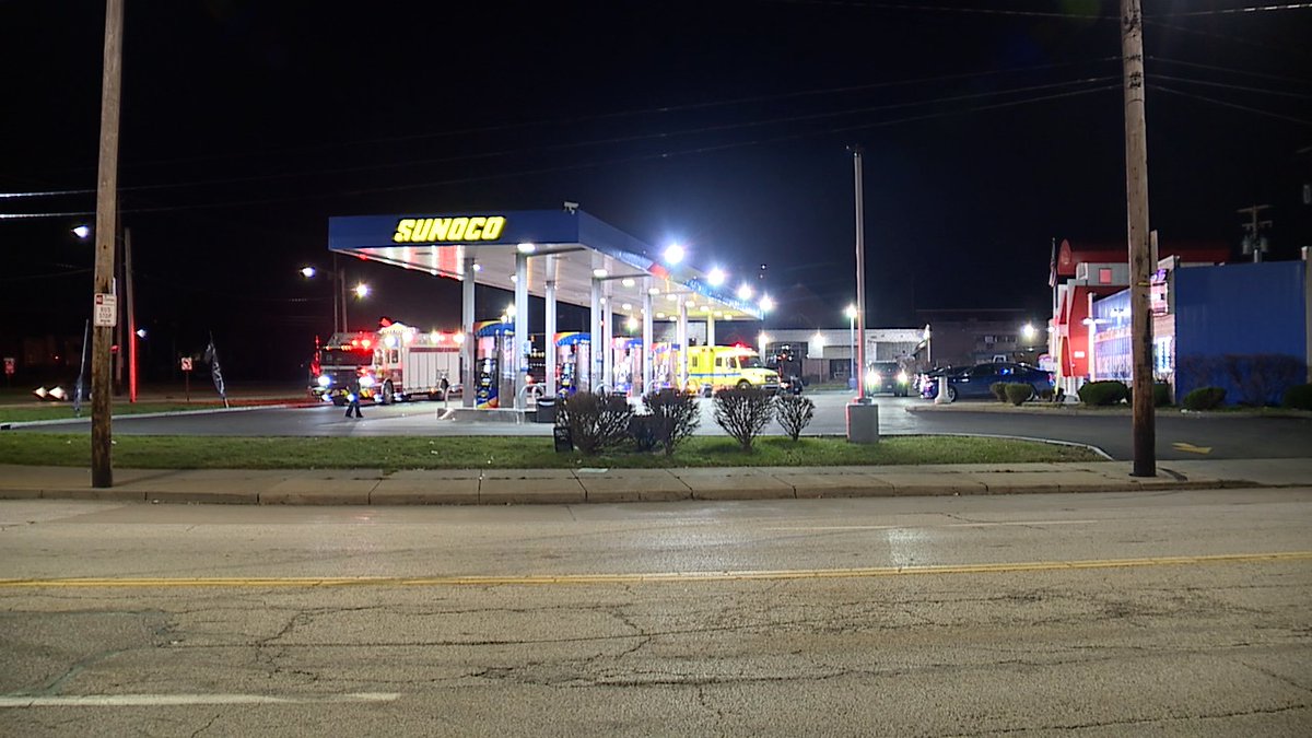 Two gas station shootings in Cleveland overnight. At 11p a 27yo man was shot at the Gas USA on Euclid across the street from UCPD HQ. The second one, a 60yo man was shot around 1:30a at the Rapid Stop (not RTA) at Payne & E55th. Both were transported to UH in serious condition