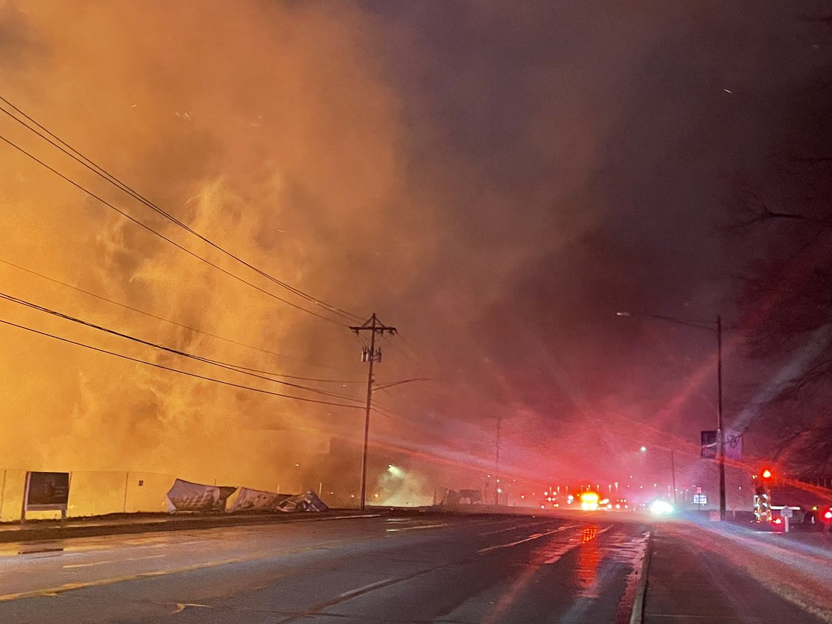 Massive fire right on Mentor Ave in Willoughby.  The residences at chagrin river walk III being built