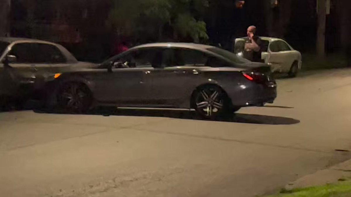 4 car MVA Archwood at Pearl. This car did swiped three cars on Archwood Avenue ending up broadside on the last one. The scanner reports the driver fled. No injuries were reported
