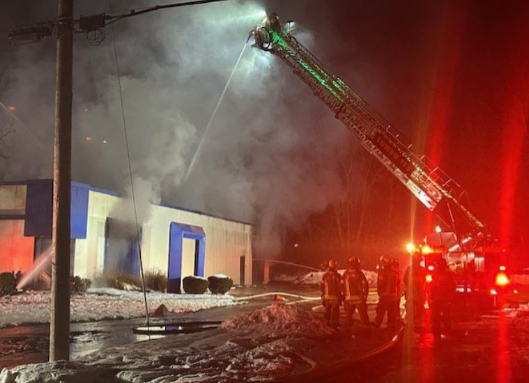 Crews are on the scene of a fire reported at an abandoned commercial building off Ohio 747 in West Chester Township. Fire is reportedly out but Ohio 747 is closed in both directions