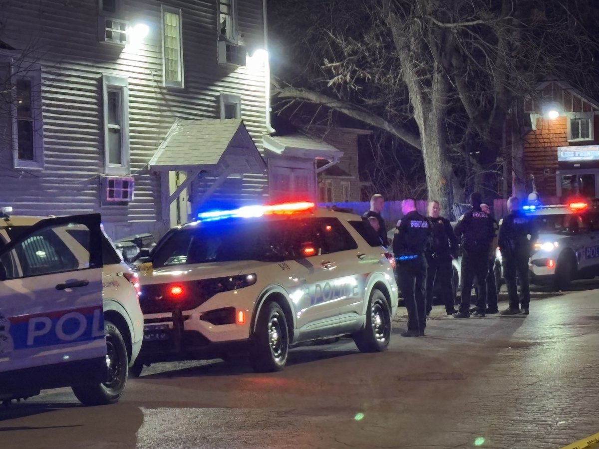 3 shot at home on Clarendon Avenue in Hilltop in the 600 block of Clarendon Avenue Columbus, Ohio