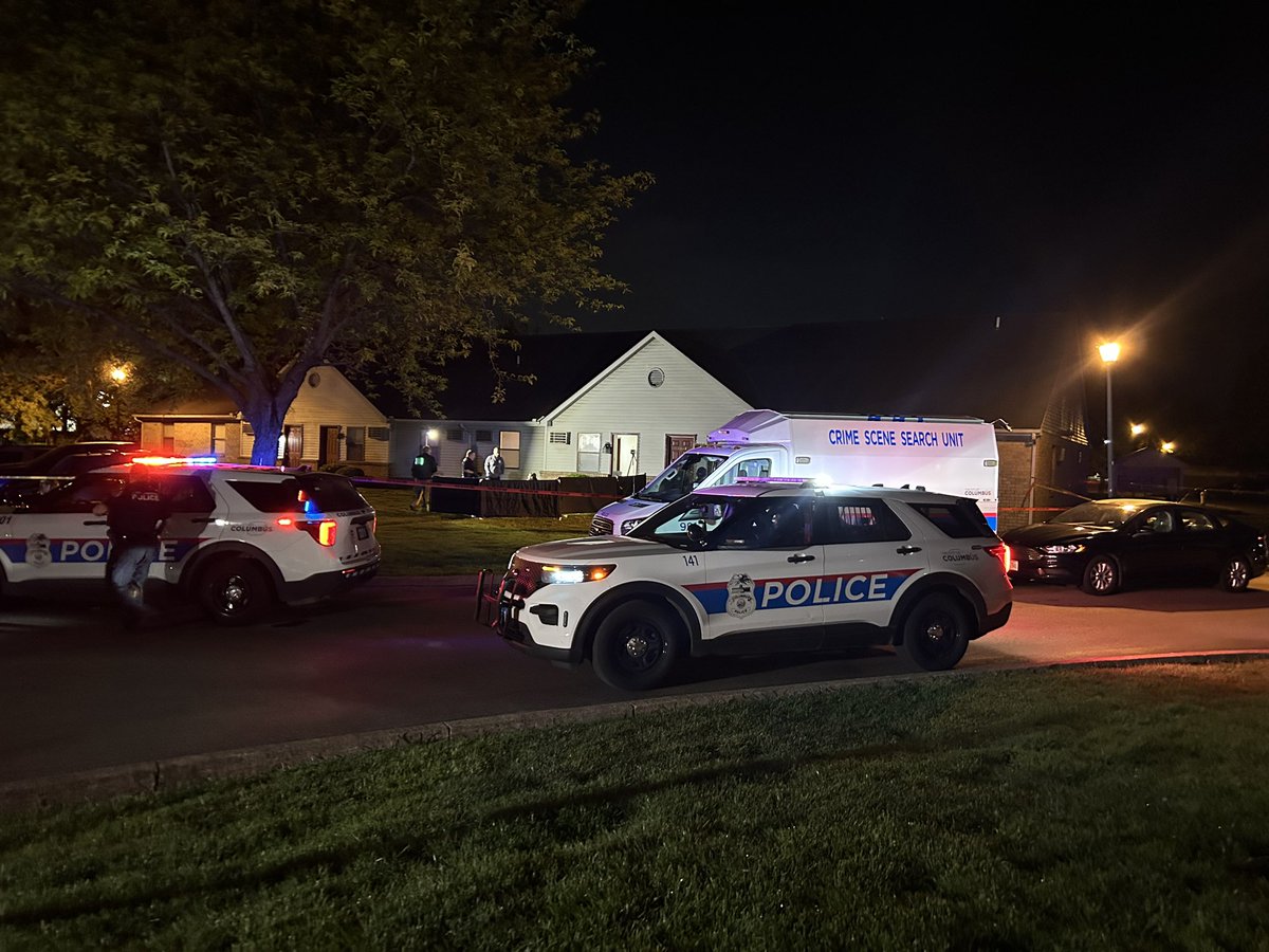 Police investigate a double-murder suicide at an apartment complex in Canal Winchester.A neighbor tells she heard a woman screaming and then multiple gunshots.She described the screams as “gut wrenching