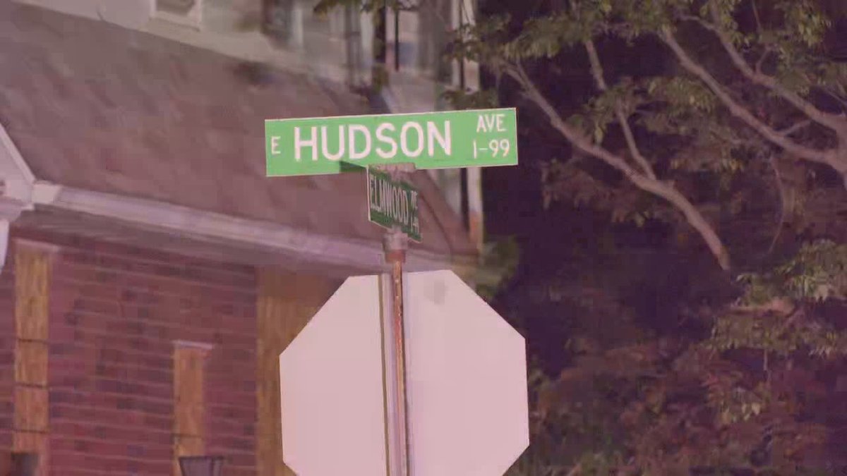 Police are on the scene of Hudson Ave and Main Street searching for suspects involved in a West Carrollton burglary