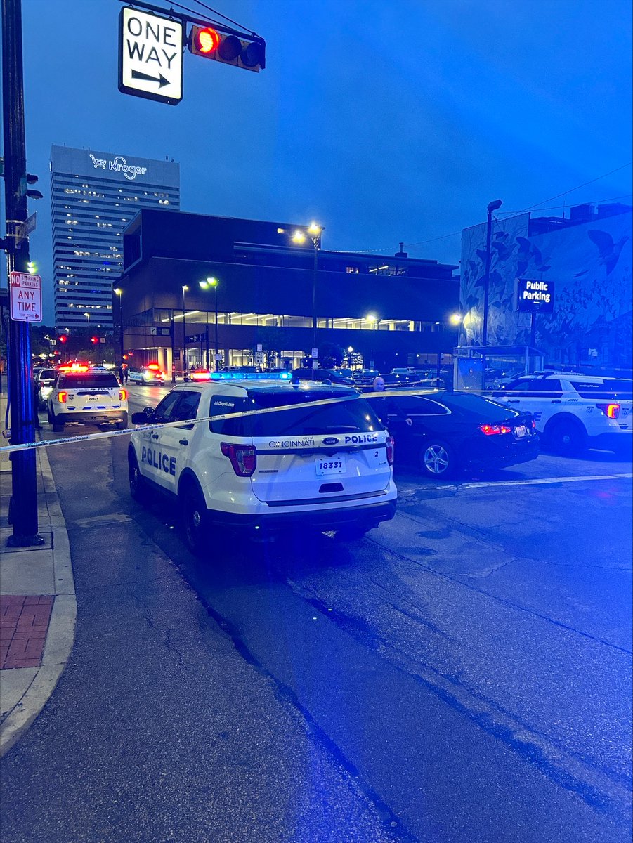 Man stabbed in Downtown Cincinnati, police say suspect in custody: