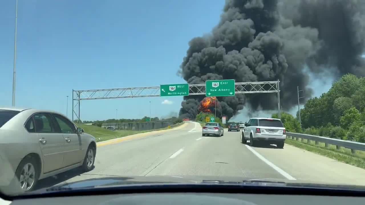 MASSIVE CRASH - BLACK SMOKE TOWERS OVER COLUMBUS OHIO. incident on I‑270 South near 161. Thick black smoke is filling the sky