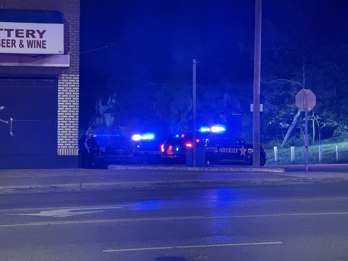 secondary scene just around the corner from the original crime scene. Most officers on the perimeter took off down here. Very tense situation. Radio traffic seems to indicate another officer has been shot but once again this is unconfirmed radio traffic. 