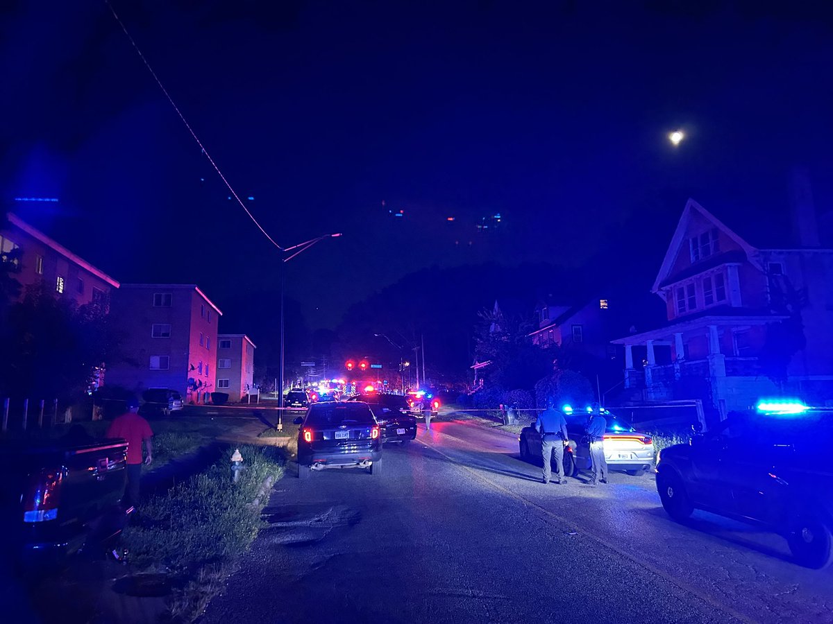 secondary scene just around the corner from the original crime scene. Most officers on the perimeter took off down here. Very tense situation. Radio traffic seems to indicate another officer has been shot but once again this is unconfirmed radio traffic. 
