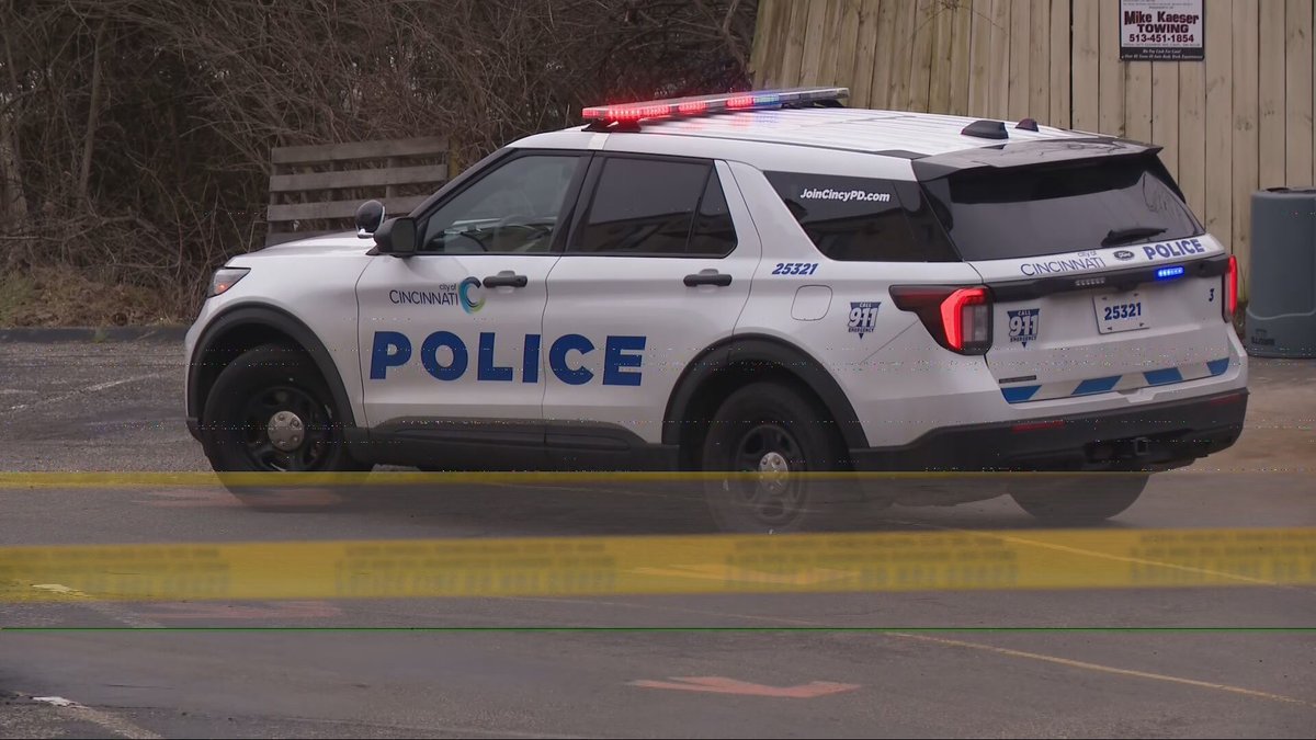 1 critically injured in shooting behind Cincinnati apartment building