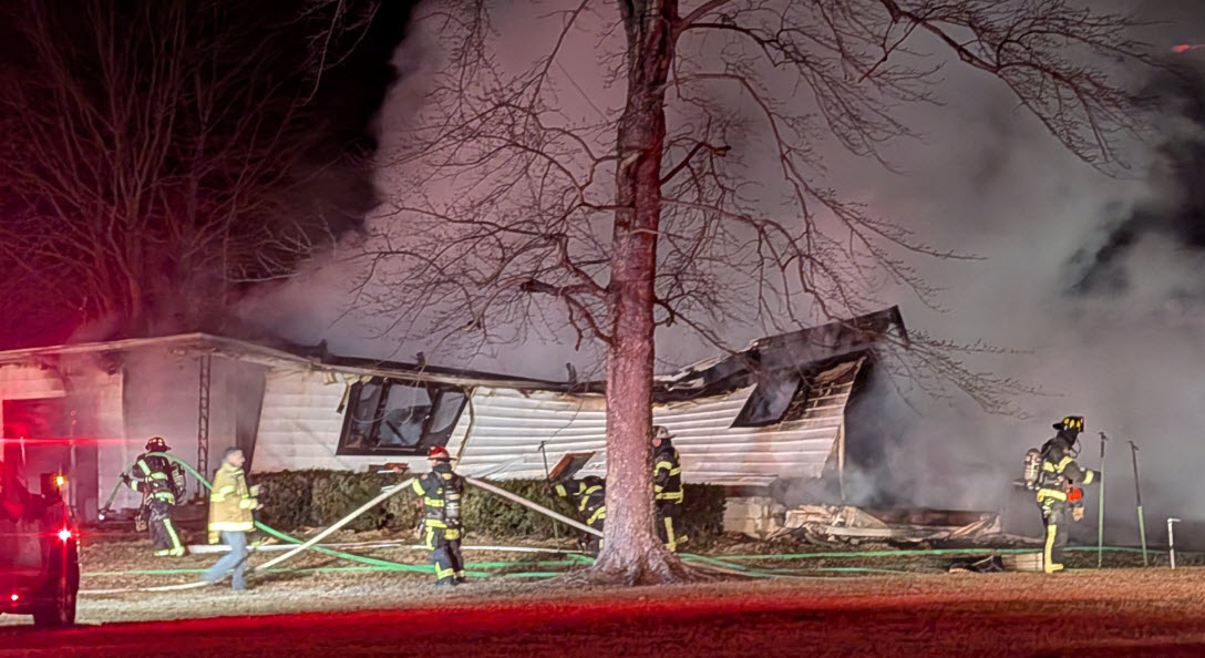 Early morning fire destroys Warren County home