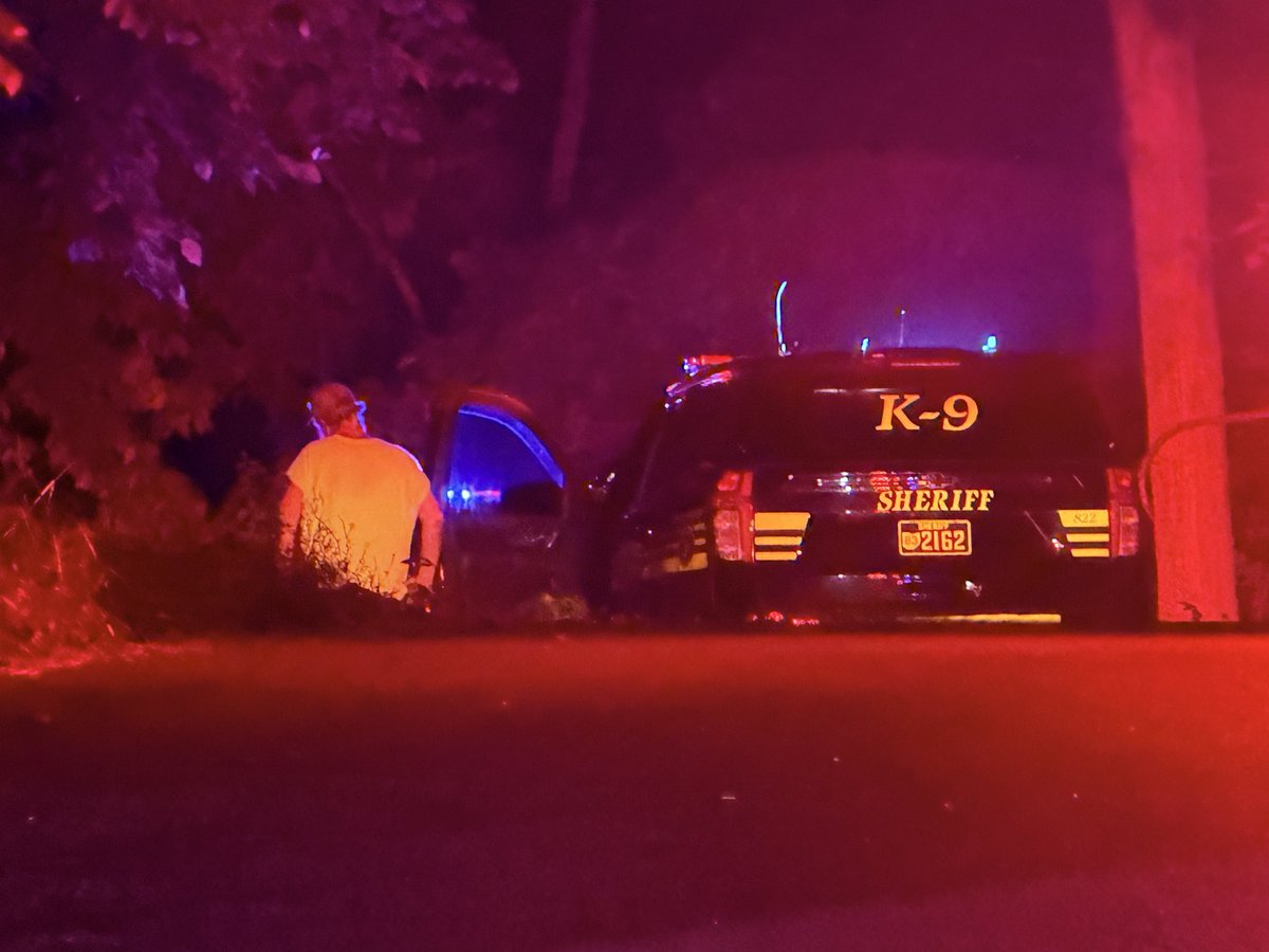 There is heavy law enforcement presence on Sycamore Road and Miami Drive in Deerfield Township.  five Warren County Sheriffs cruisers