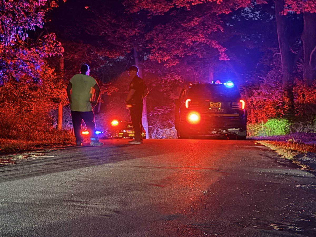 There is heavy law enforcement presence on Sycamore Road and Miami Drive in Deerfield Township.  five Warren County Sheriffs cruisers 