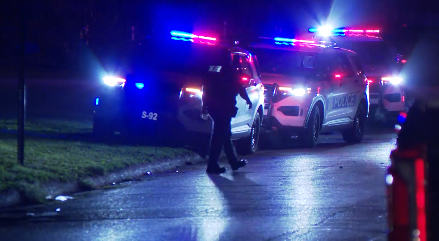2 shot at apartment complex on Columbus' east side